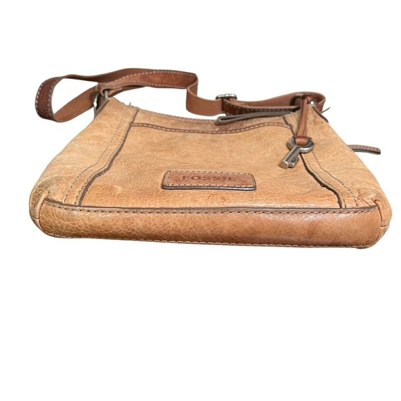 VTG FOSSIL Genuine Leather Brown Crossbody Bag Tan Satchel Zip-Top Key Charm Y2K - Picture 5 of 14